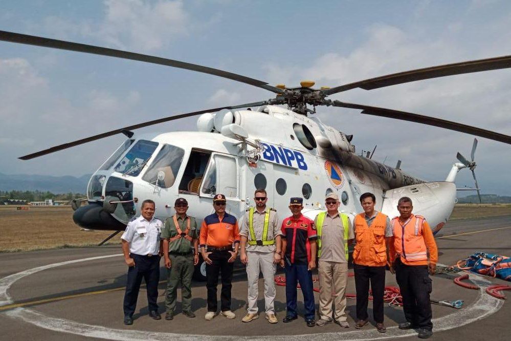 Helikopter <em>Water Bombing</em> Terkendala Kabut, Relawan Atur Strategi Padamkan Arjuno
