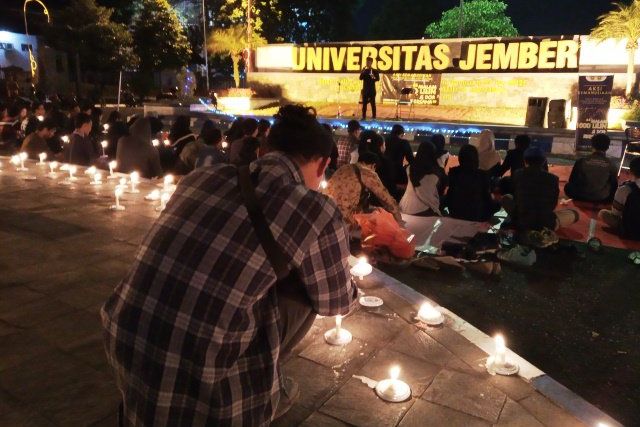 Prihatin Kondisi Bangsa, BEM Unej Gelar Doa Lintas Agama