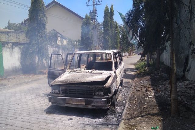 Mobil Terbakar di Sebelah SPBU Mejayan Madiun, Sopir Terluka