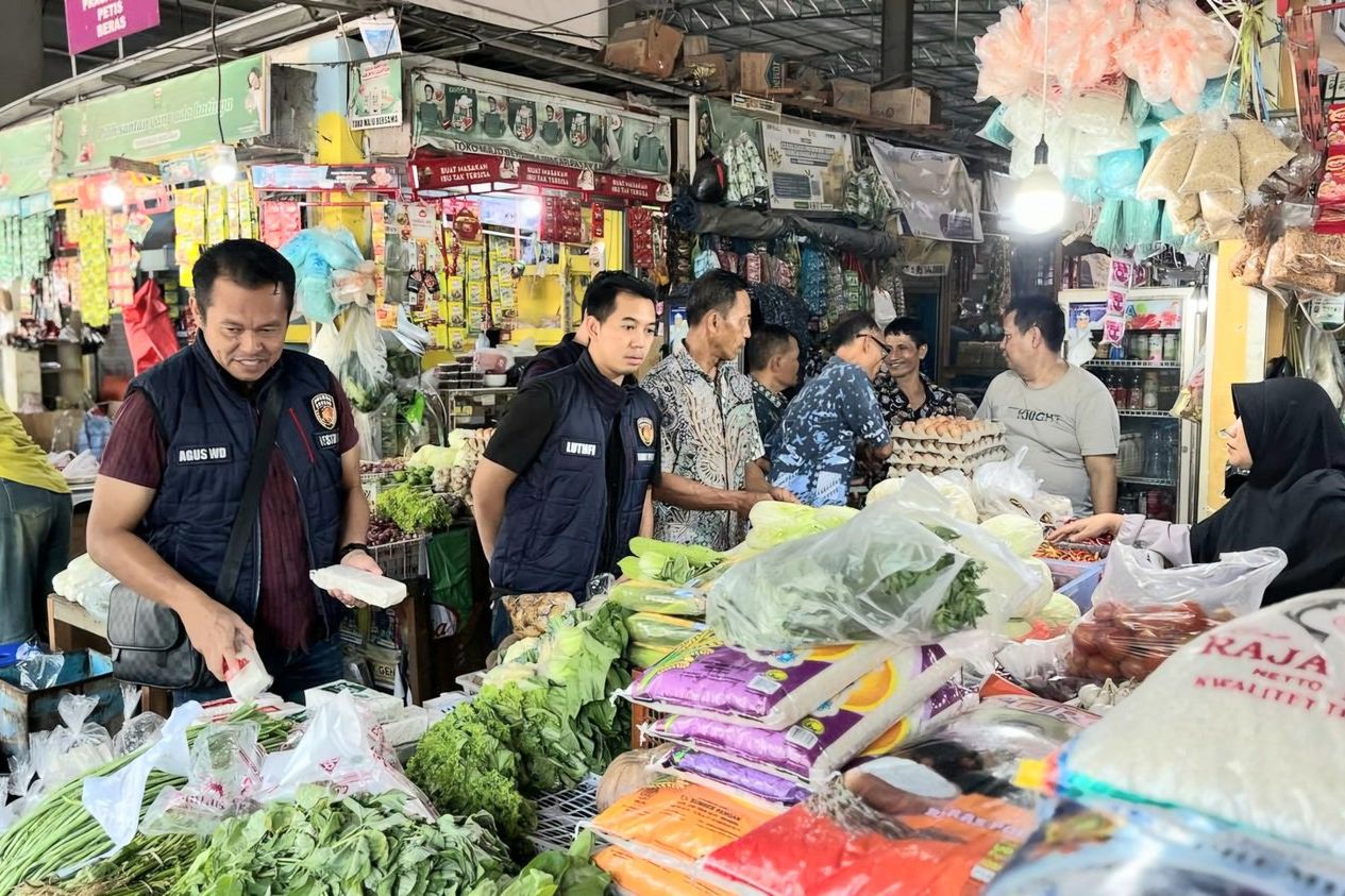 Menjelang Ramadan, Satgas Pangan Polres Gresik Sidak Harga Sembako