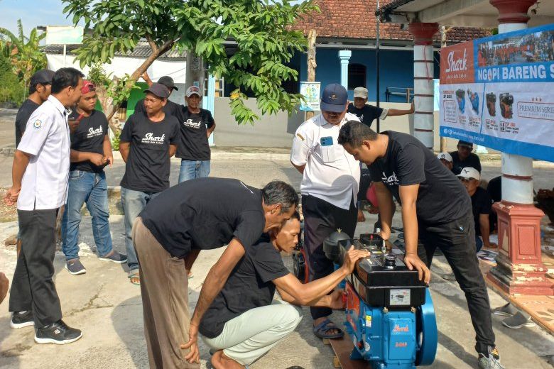 Gandeng Shark, Dinas Perikanan Lamongan Latih Nelayan Rawat Mesin Penggerak Kapal