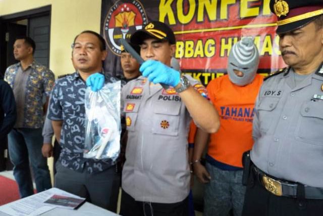Dua Residivis Ini Bisa “Mancing” Uang di ATM