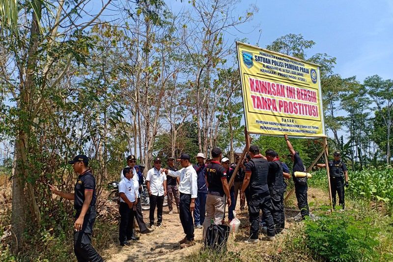 Satpol PP Probolinggo Tutup Lokalisasi Klampokan