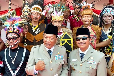 Pegawai di Gresik Kenakan Pakaian Adat Peringati Sumpah Pemuda 