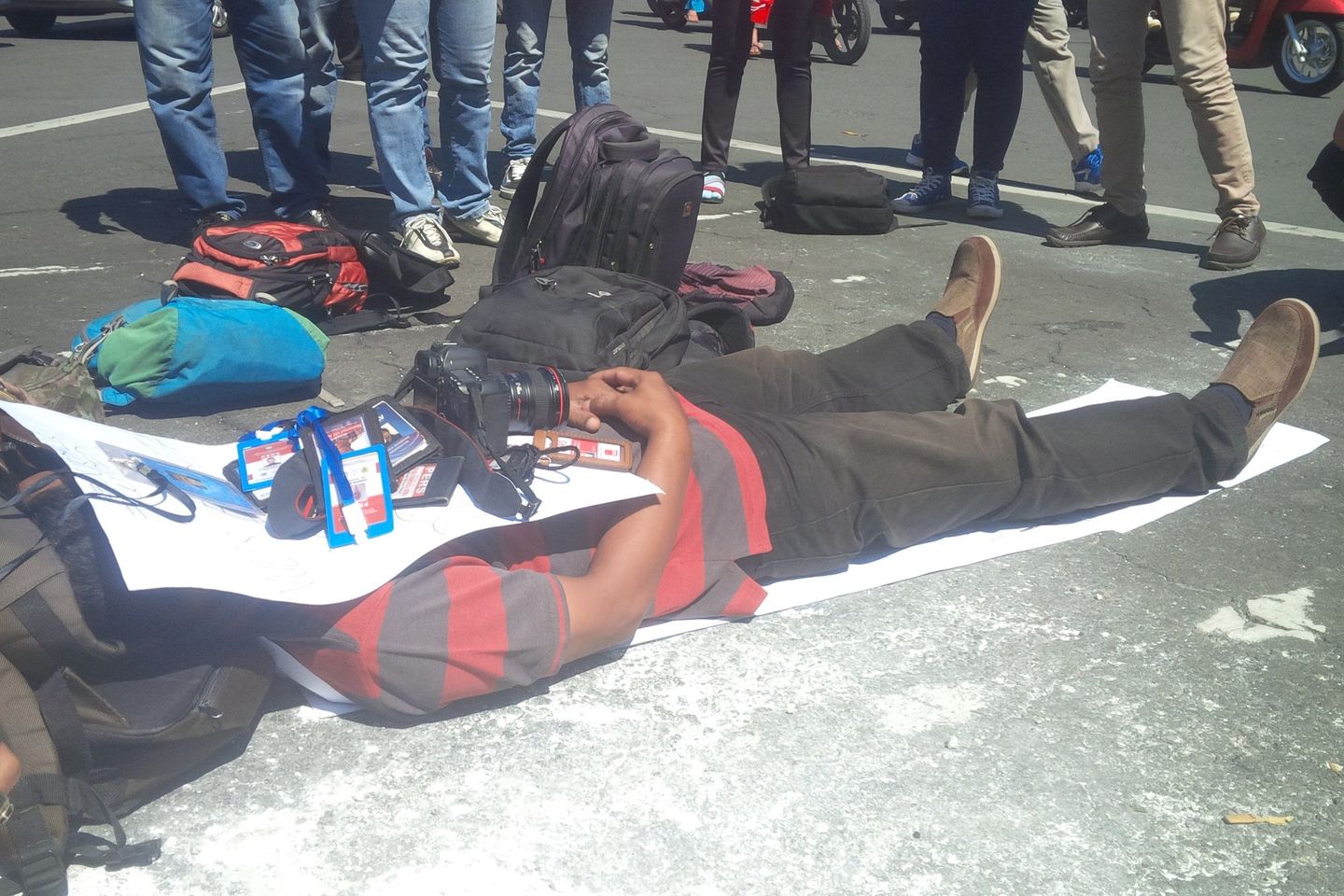 AJI Jember Peringati Hari Kebebasan Pers di Bundaran DPRD