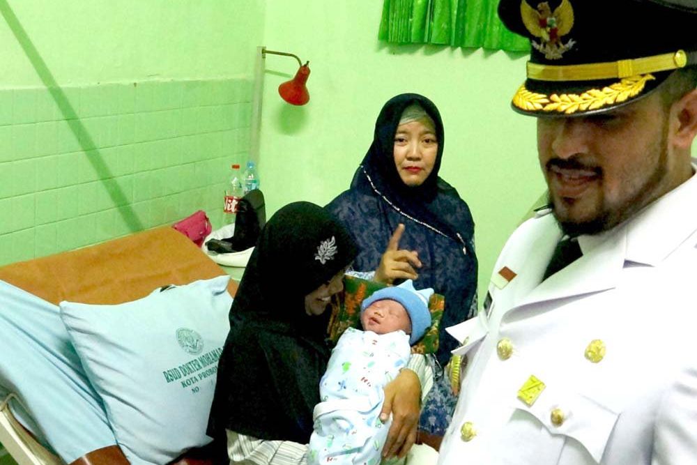 Bayi Lahir Tanggal 17 Agustus Gratis Biaya Persalinan