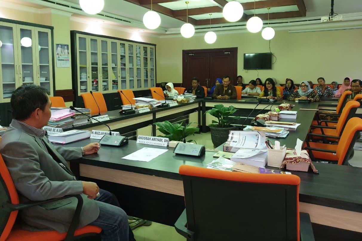 Nasib 16 PKL di Kebun Binatang Surabaya Masih Menggantung