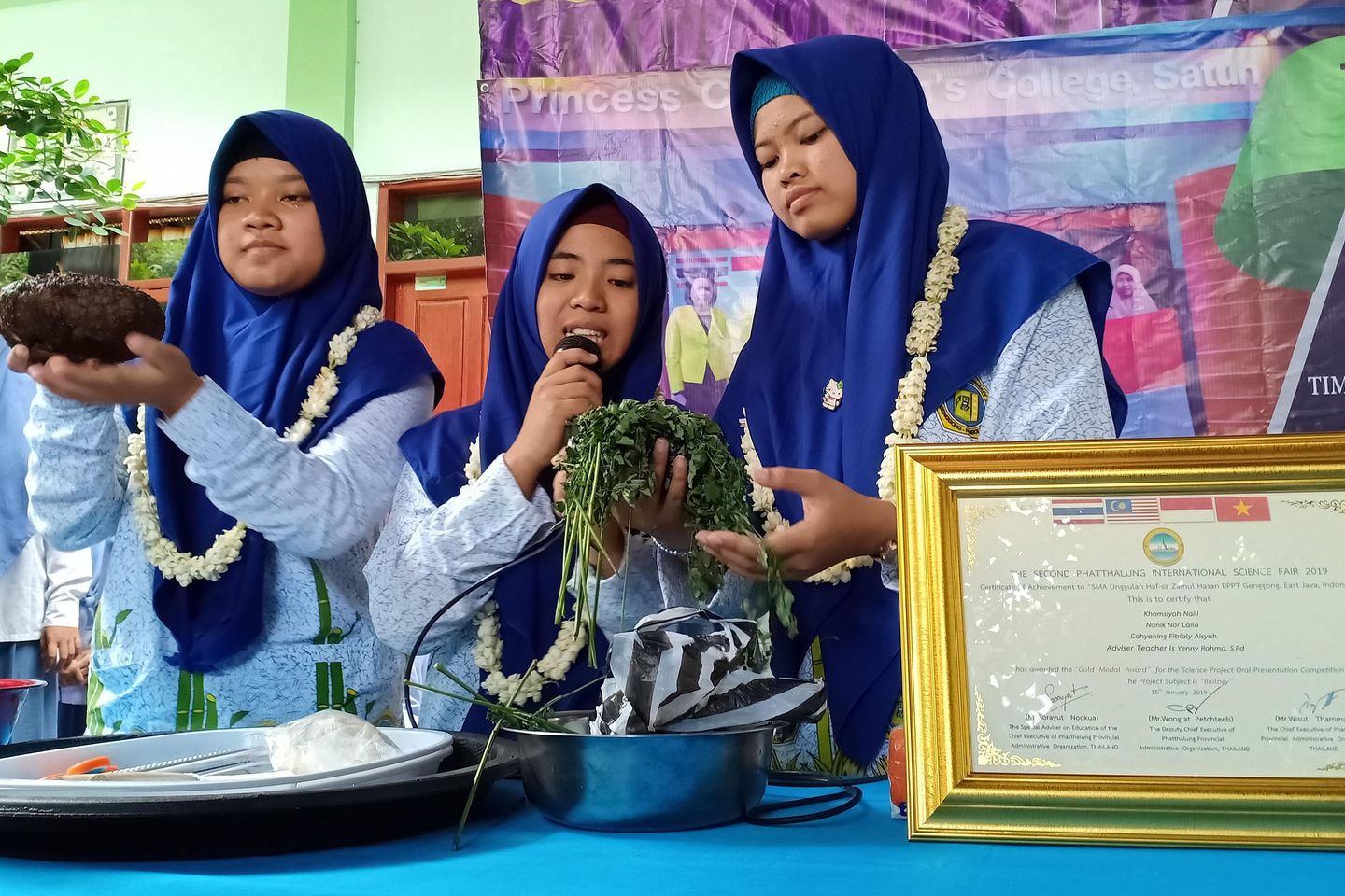 Beras Analog Karya Santriwati Genggong Juara Internasional