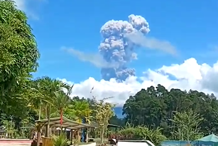 Gunung Raung Rutin Erupsi, Ini Pendapat Praktisi Geologi