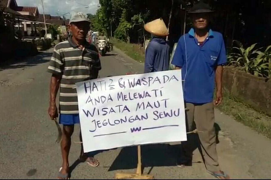 Warga Blitar Bikin “Wisata Maut <em>Jeglongan</em> <em>Sewu</em>”