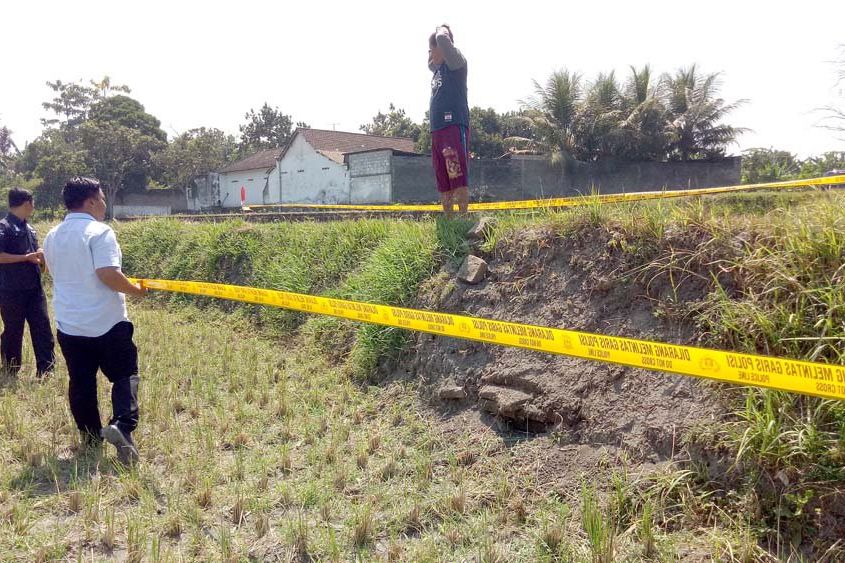 Amankan dari Tangan Jahil, Polres Blitar Kota Mulai Pasang Garis Polisi