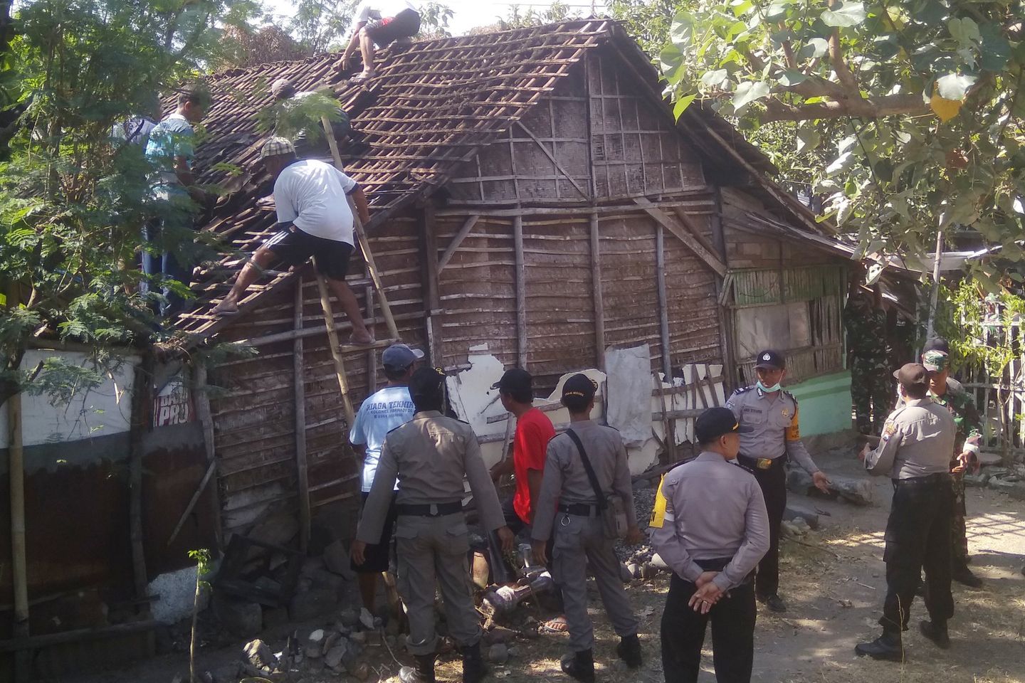 Lokalisasi Prostitusi di Komplek Makam Cina Madiun Dibongkar