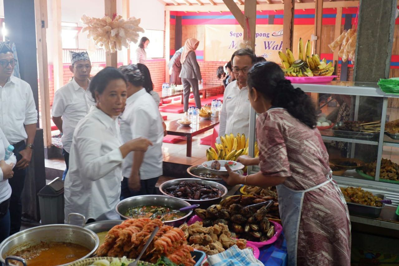 Kesan Menteri Rini Pada Kuliner Khas Banyuwangi, Sego Tempong