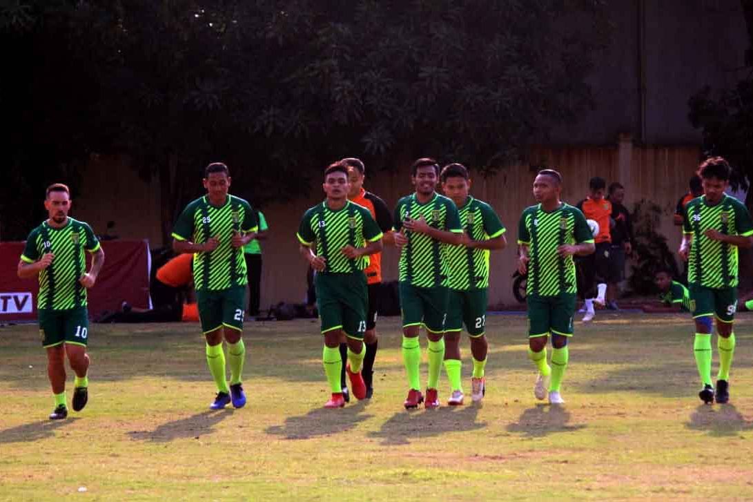Dzalilov Diragukan Tampil Lawan Persela