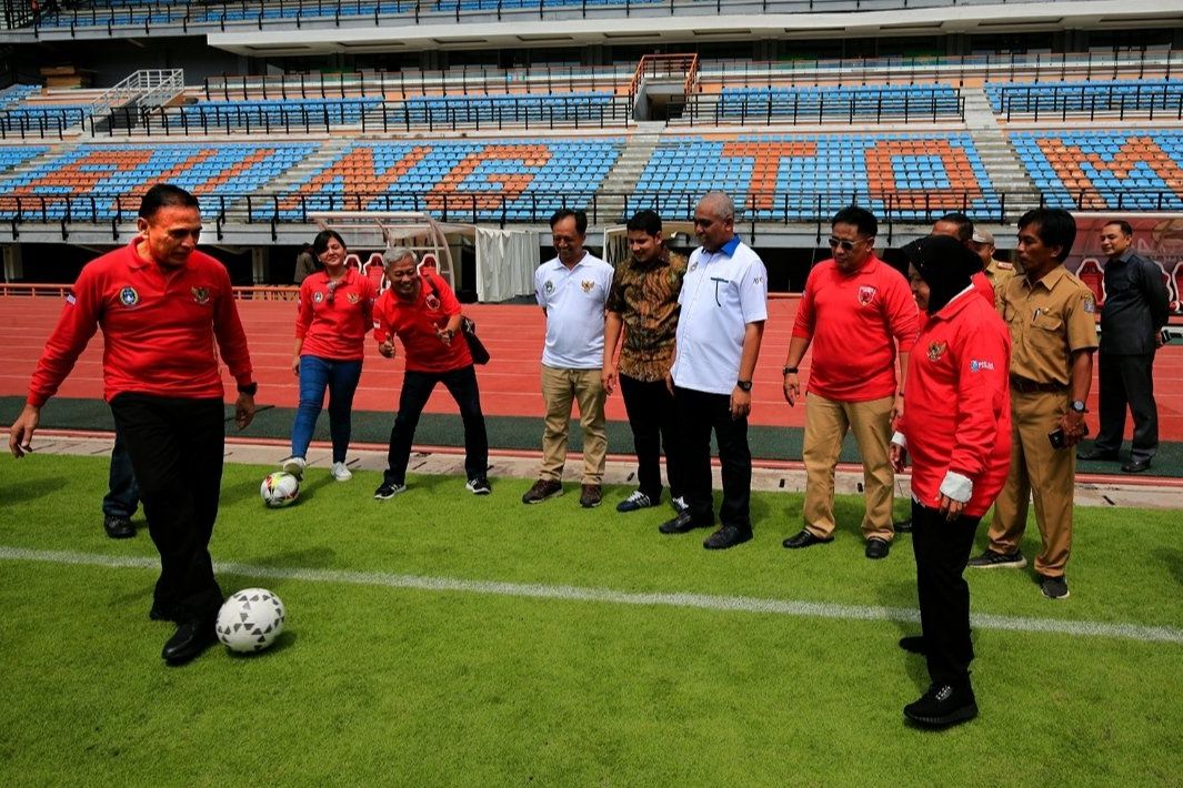 Risma Paparkan Renovasi GBT Jelang Piala Dunia U-20