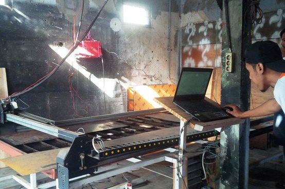 Kreatif, Pemuda Banyuwangi Mampu Rakit Mesin Ukir Otomatis