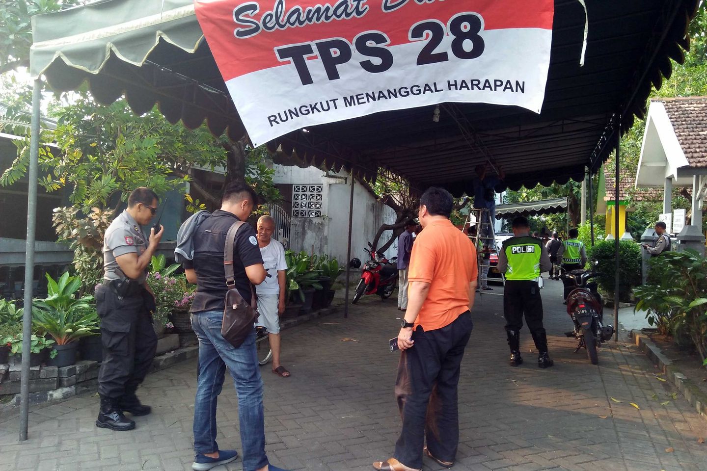 Laksanakan PSU, TPS 28 di Surabaya Sediakan Sarapan Gratis