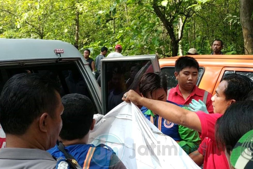 Mayat Anak Laki-Laki Berbaju Koko Ditemukan di Dasar Jembatan Gumul Mojokerto