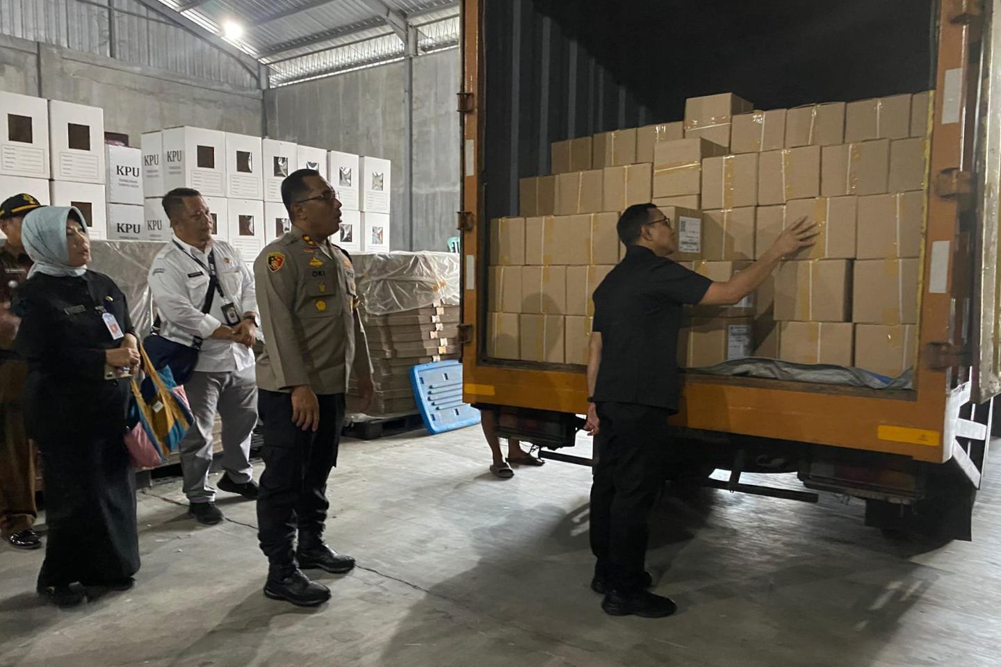 Surat Suara Pilgub Tiba di Gudang Logistik KPU Kota Probolinggo