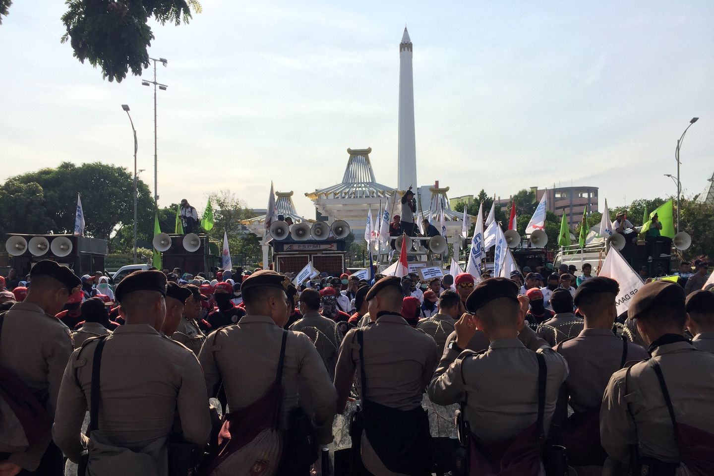 UMK Jatim Melebarkan Kesenjangan, Gabungan Buruh Sampaikan Protes 