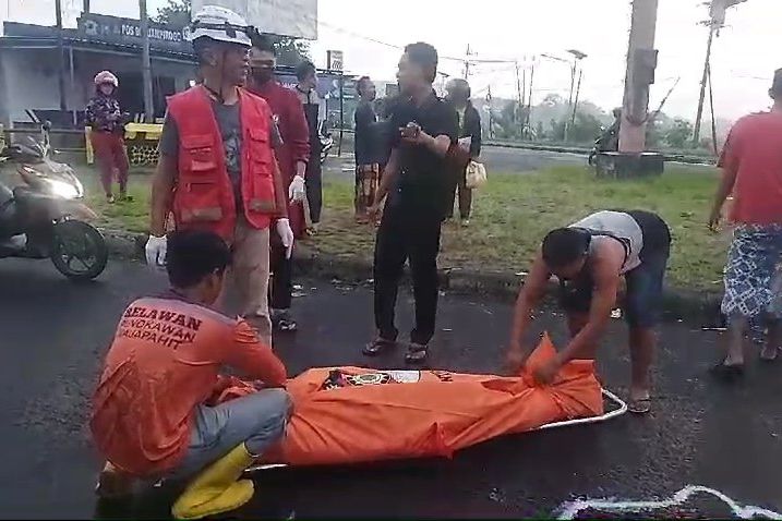 Keluar dari Gang, Pria Paruhbaya Meninggal Dunia Ditabrak Motor Sport