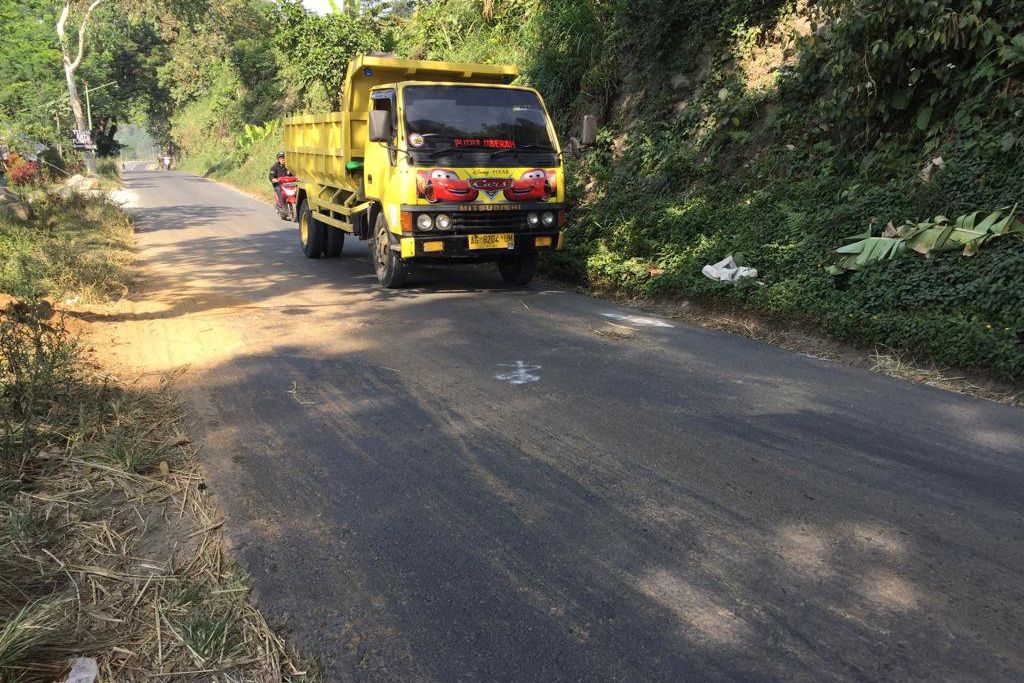 Tanpa Helm Siswi Mts Blitar Meninggal Ditabrak Truk