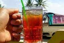 Kebanyakan Minum Es Teh Bisa Sebabkan Lima Masalah Ini