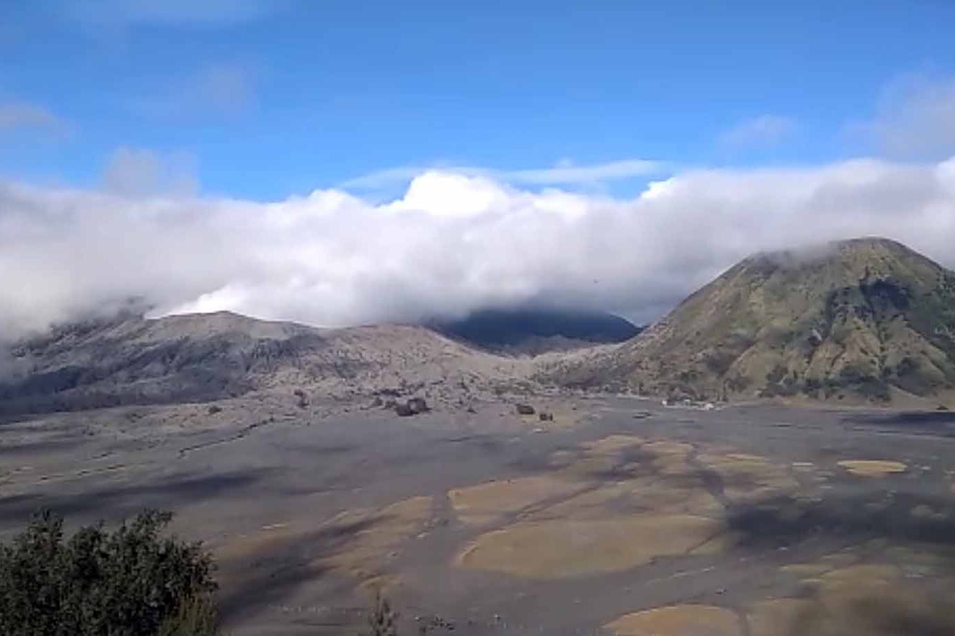 Aktivitas Bromo Menurun Pasca Erupsi  Jumat Sore