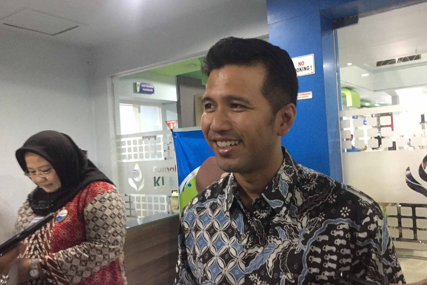 Emil Pastikan Kondisi Arumi Membaik Usai Pendarahan