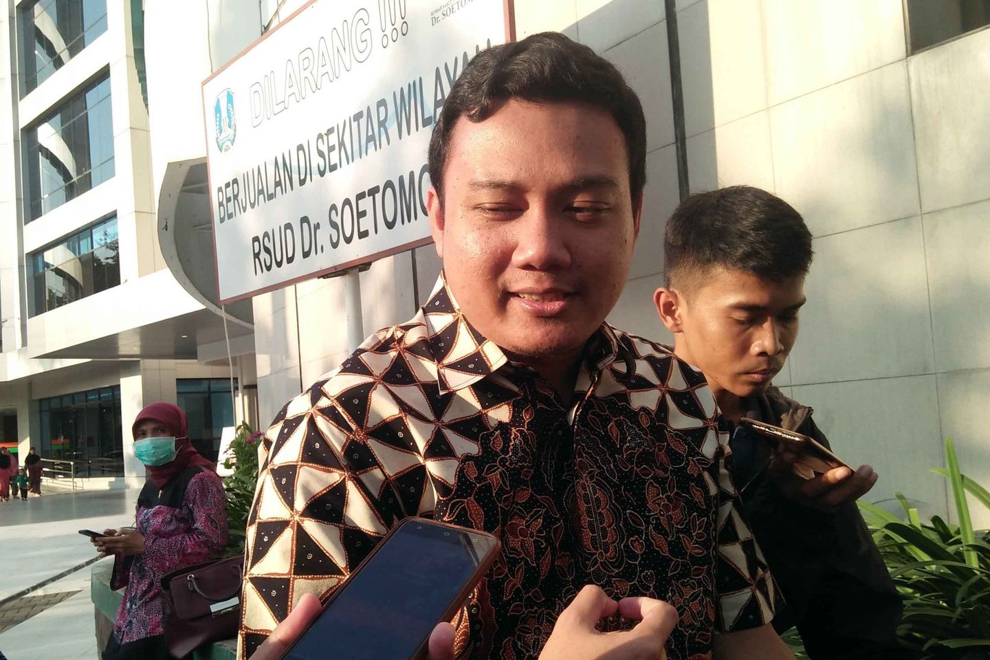 Kondisi Risma Membaik, Sudah Bisa Komunikasi Lewat Tulisan