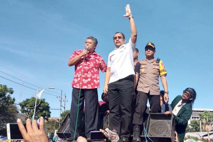 Ketua DPRD Jatim Pastikan Tuntutan Mahasiswa Dikirim ke DPR RI