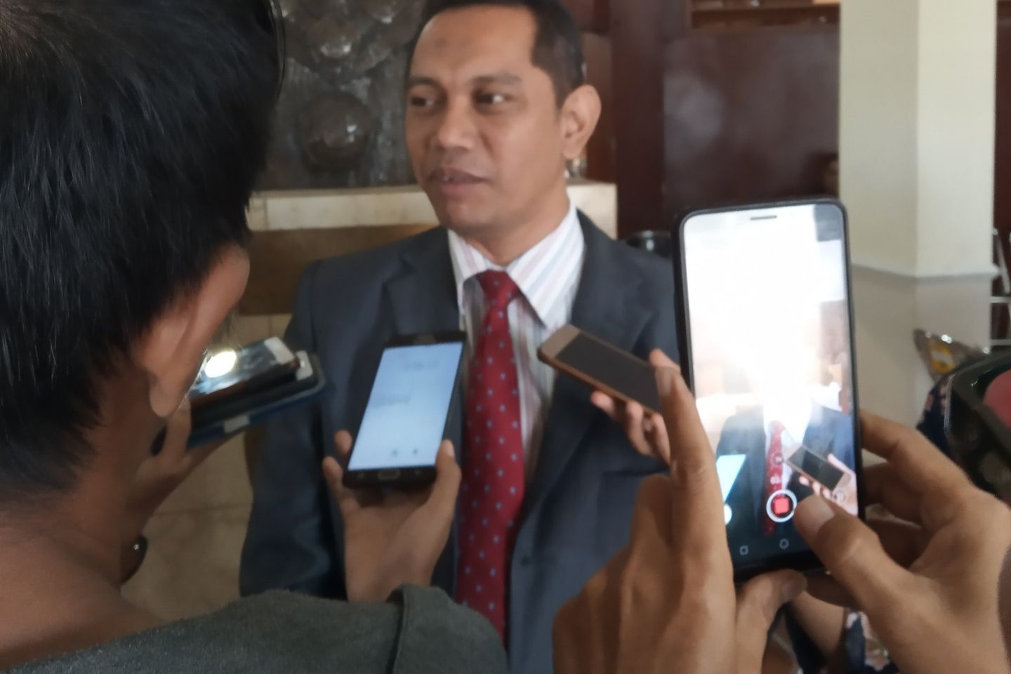 Terpilih di KPK, Dekan FH Unej Nyatakan Tak Bisa Mundur dari Bacarek
