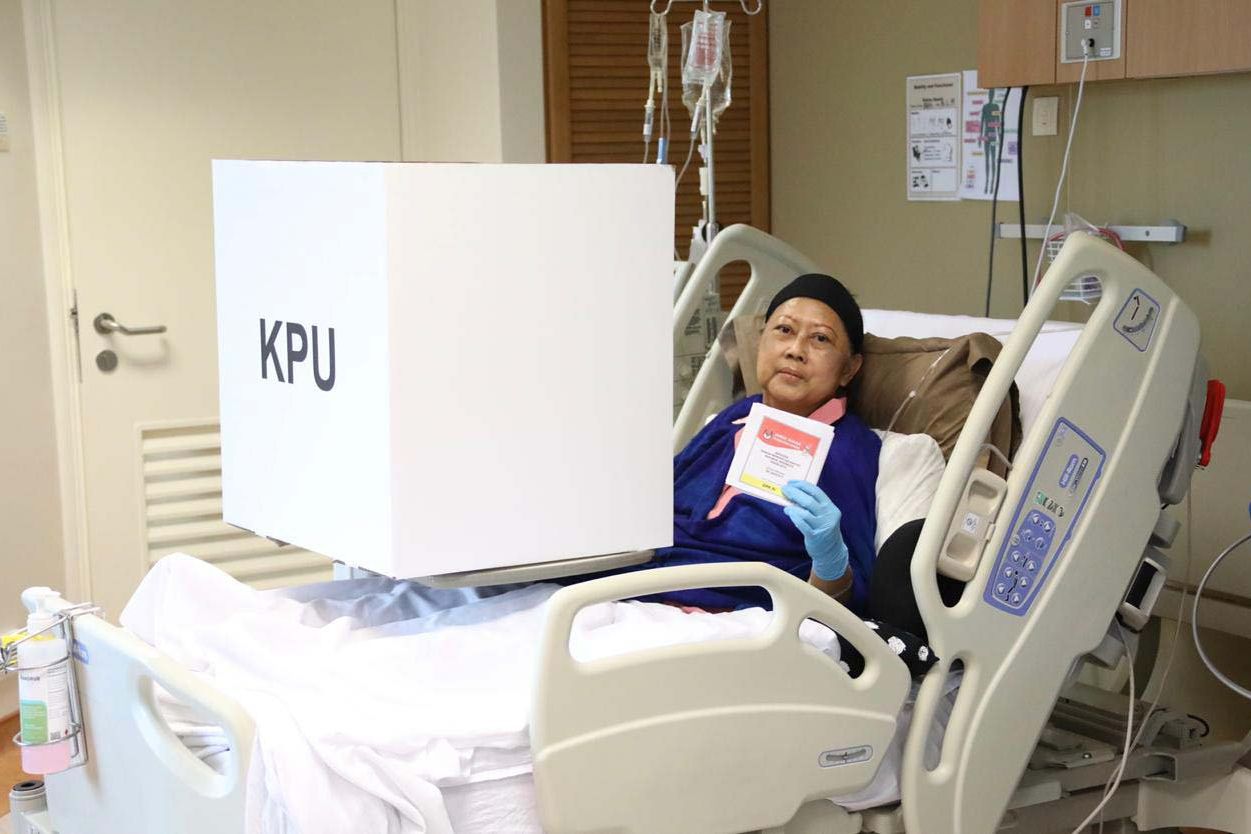 Ani Yudhoyono Gunakan Hak Suaranya di Rumah Sakit 