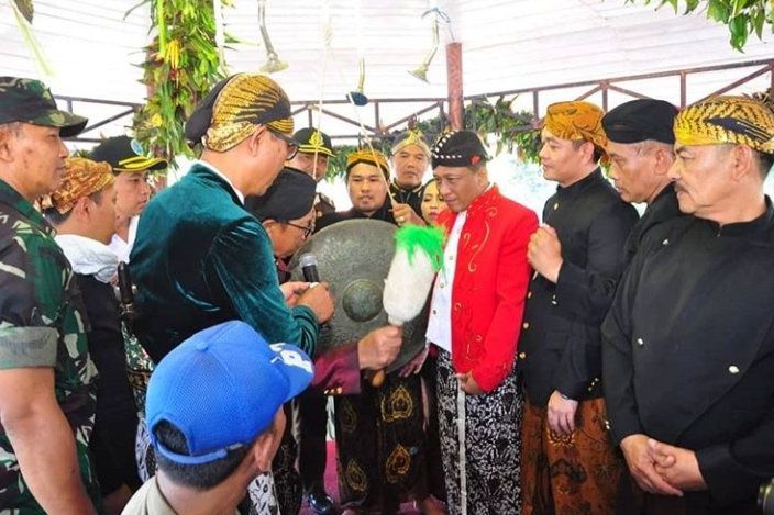 Wisata Siraman Gong Kiai Pradah Setiap Maulid di Blitar