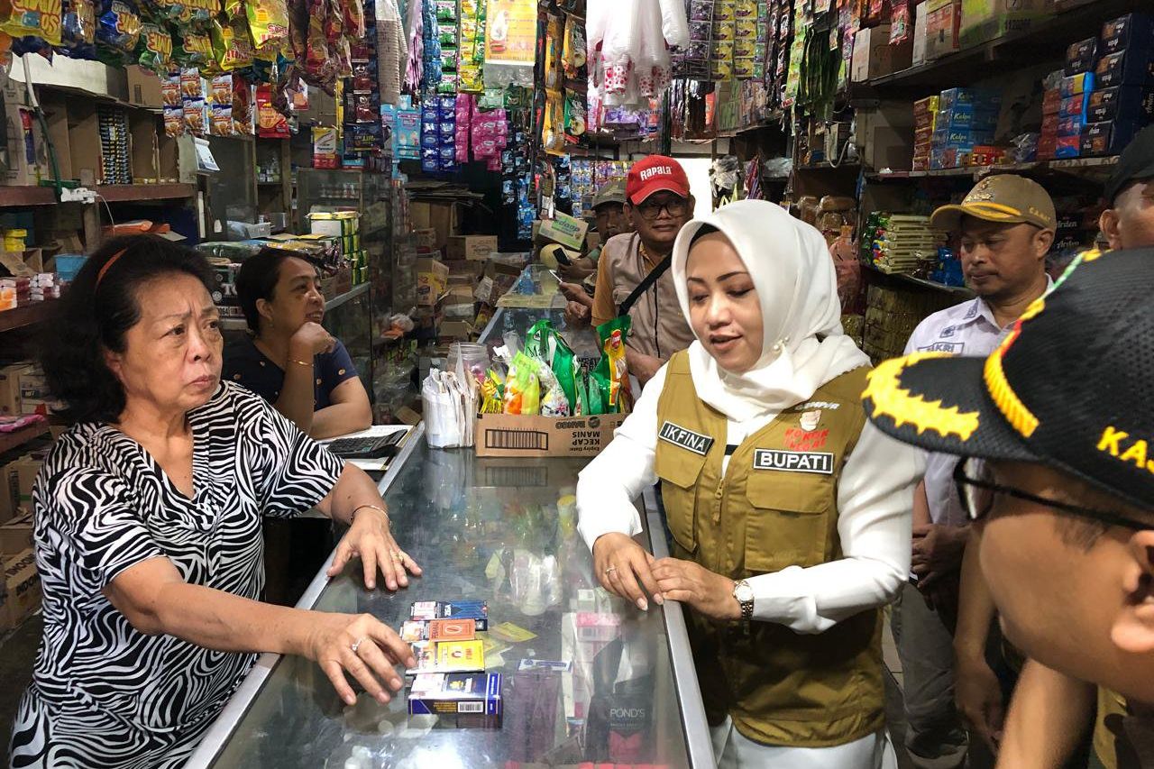 Sosialisasi dan Penindakan Rokok Ilegal, Satpol PP Mojokerto Ngontel Bareng hingga Sita 70.000 Batang 