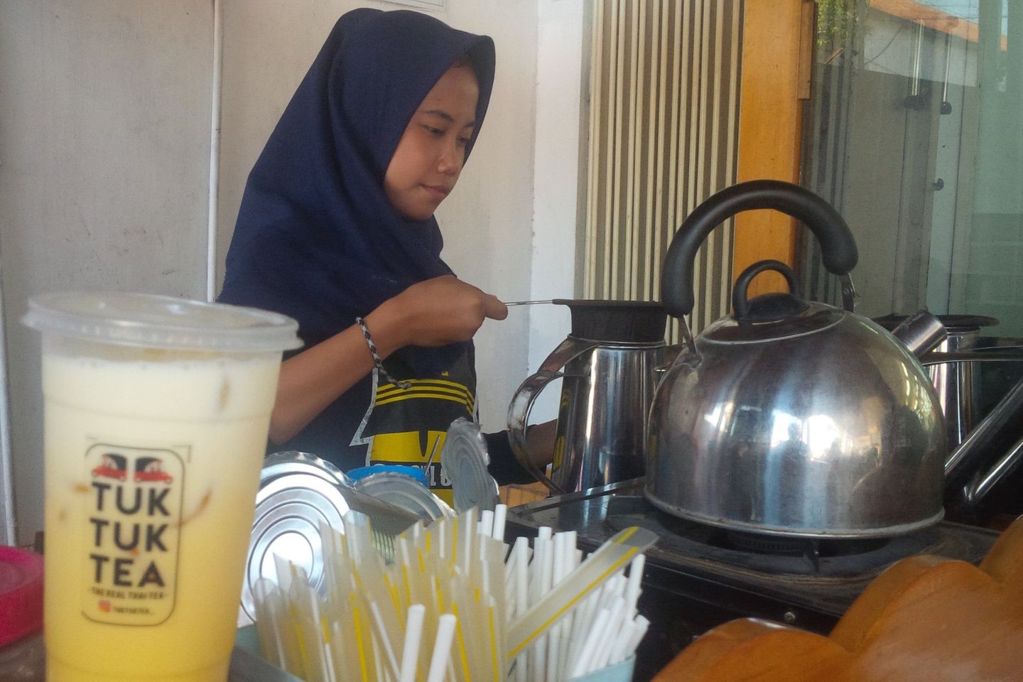 Upaya Waralaba Teh di Banyuwangi Kurangi Sampah Plastik
