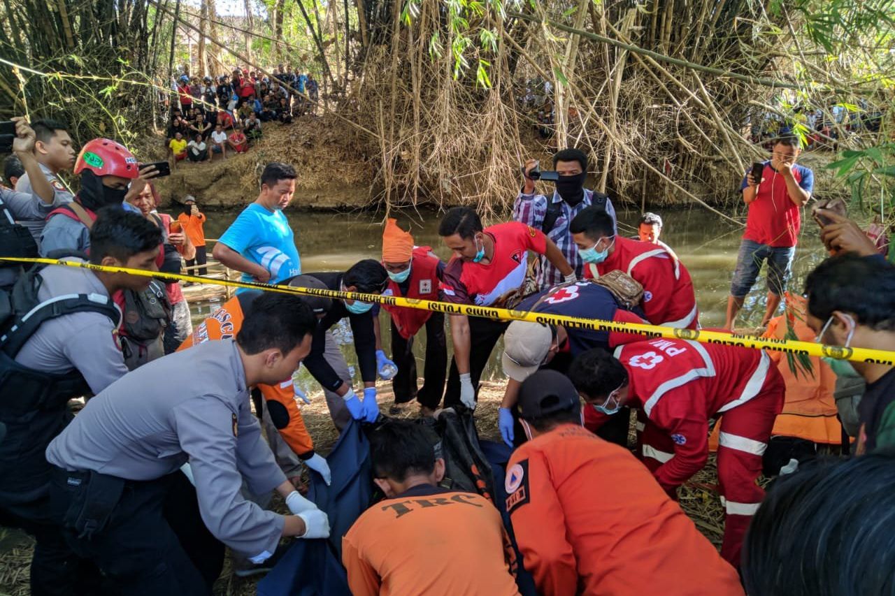 Mayat Laki-laki Ditemukan Mengambang di Sungai Dawuhan Ponorogo