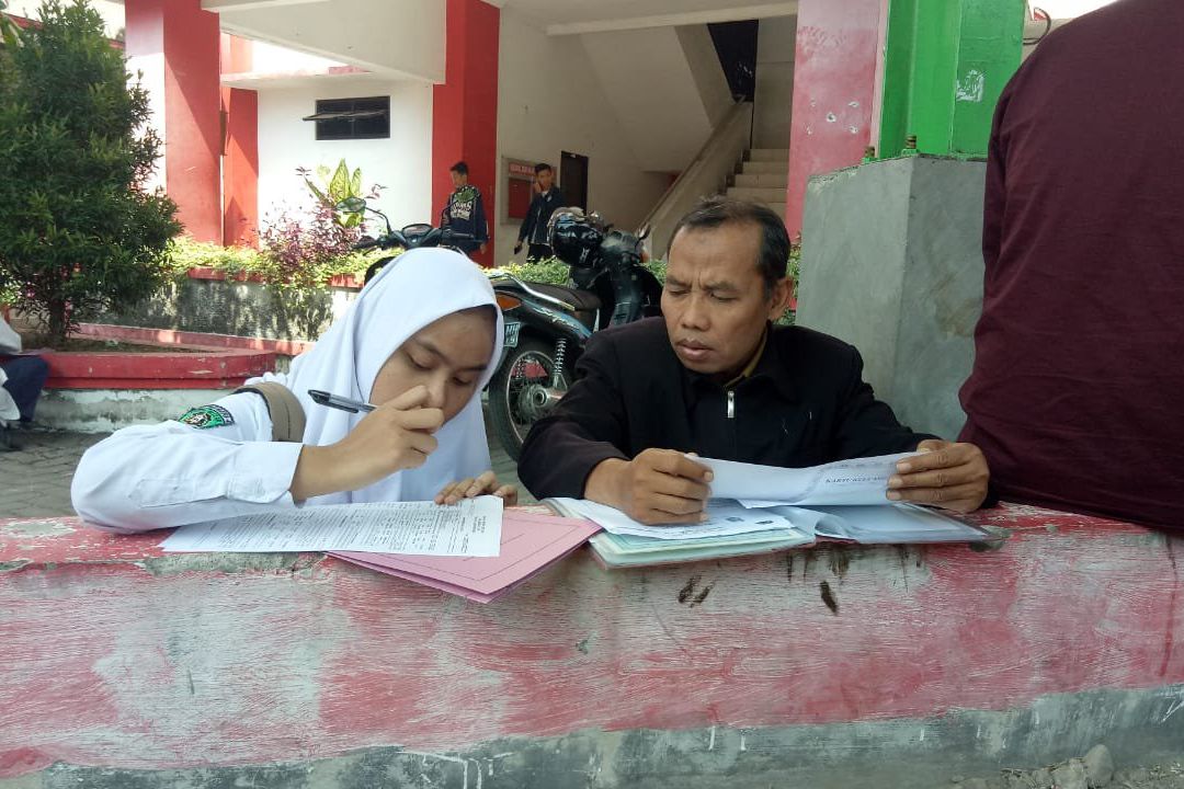 SMAN 4 Kota Blitar Penuhi Pagu Lewat Jalur <em>Online</em> dan <em>Offline</em>