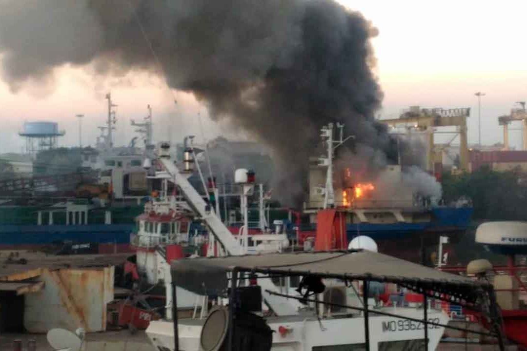 KM Persada X Terbakar di Pelabuhan Nilam Barat