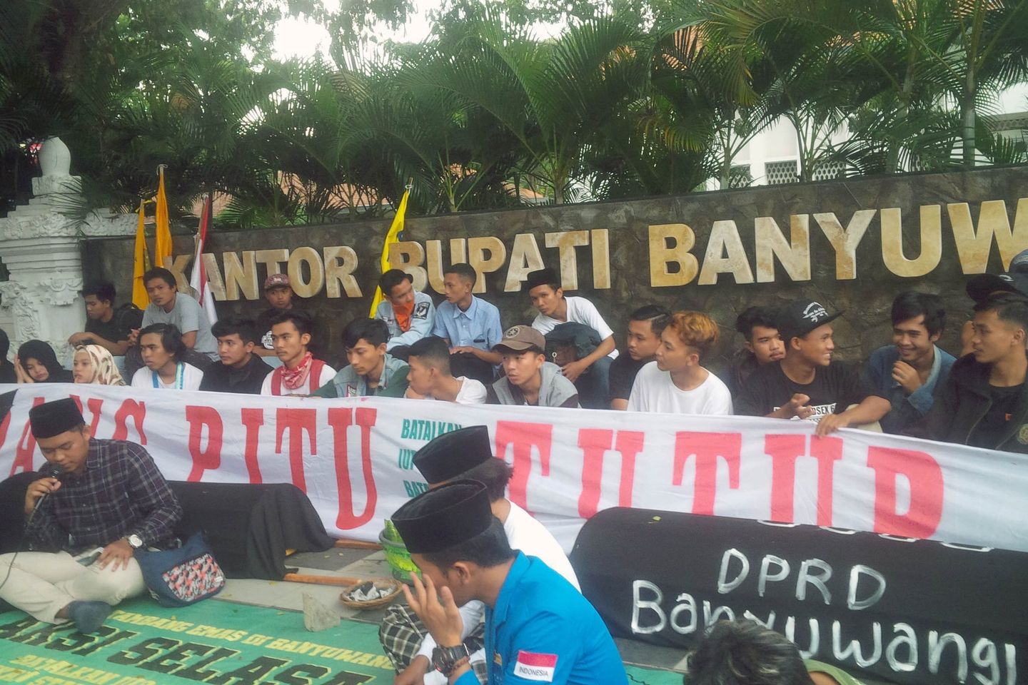 Aksi Selasa Kliwonan, Jadi Tradisi Tolak Tambang Tumpang Pitu