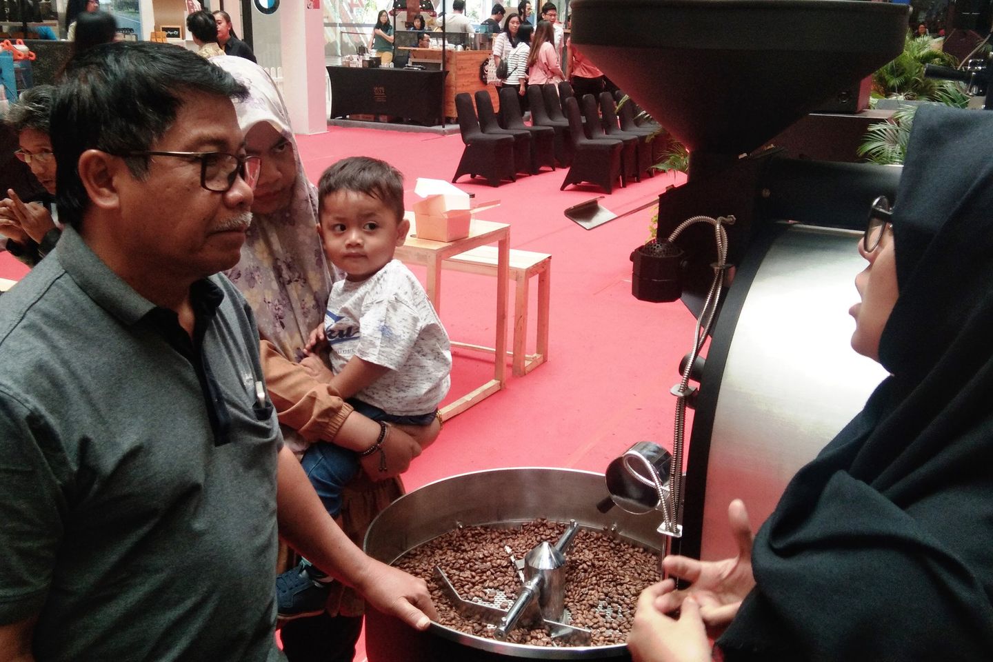 Geliat Bisnis Warung Kopi di Surabaya Coffee Era