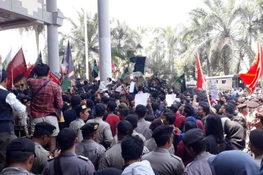 Aksi Mahasiswa Berlangsung di Enam Pulau, Jokowi Tunda Pengesahan RKUHP 