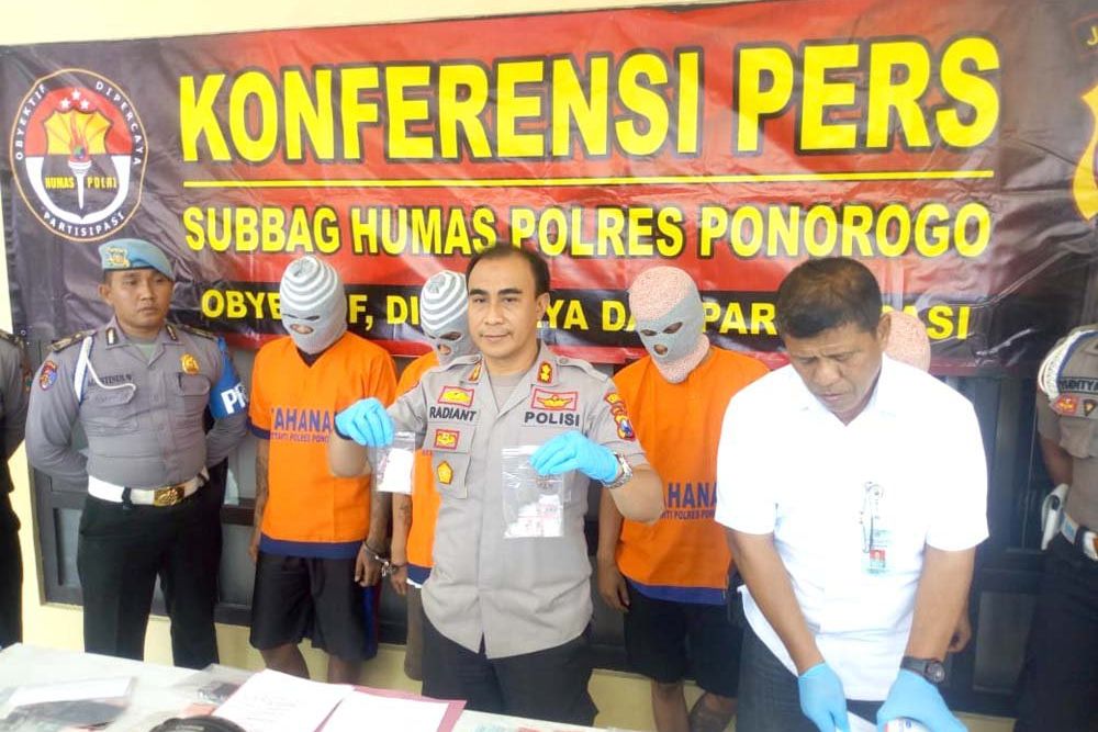Polres Ponorogo Ringkus Dua Residivis Pengedar Sabu