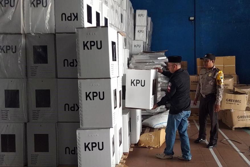Sejumlah Kotak Suara di Jember Kebocoran Air Hujan