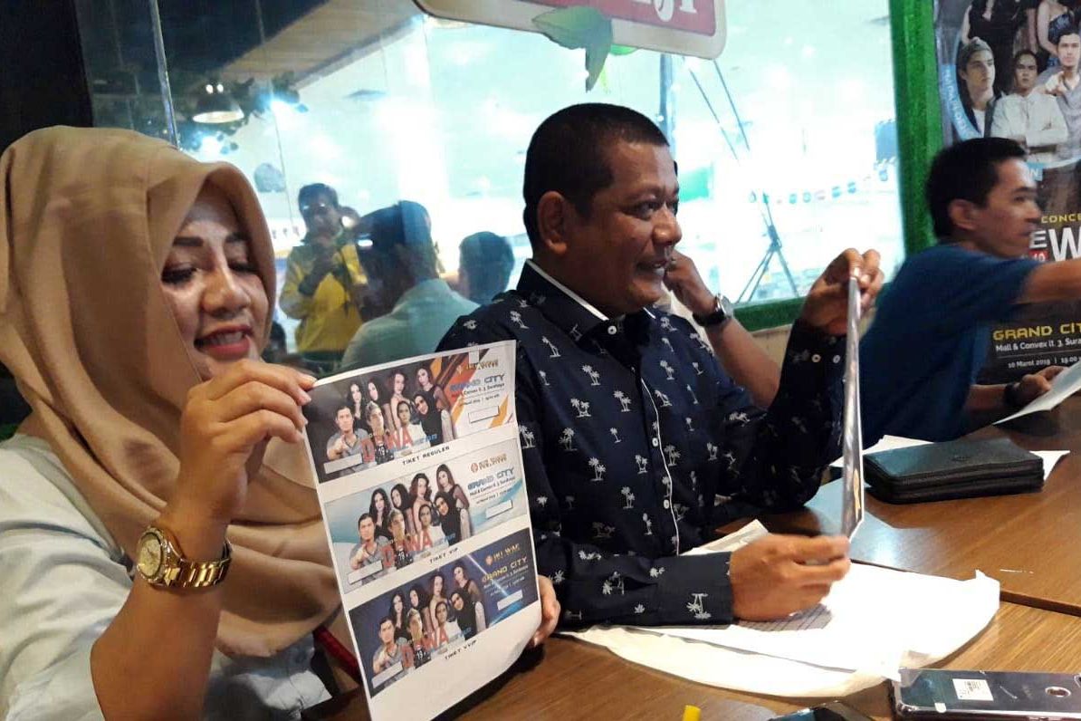 Konser Dewa 19 di Surabaya untuk Support Ahmad Dhani