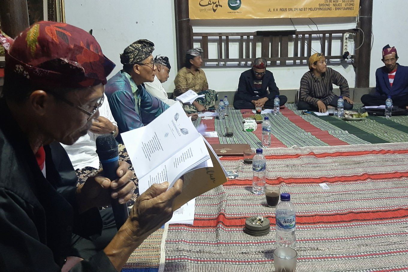 Mendaras Babad, Membabat Politik Identitas