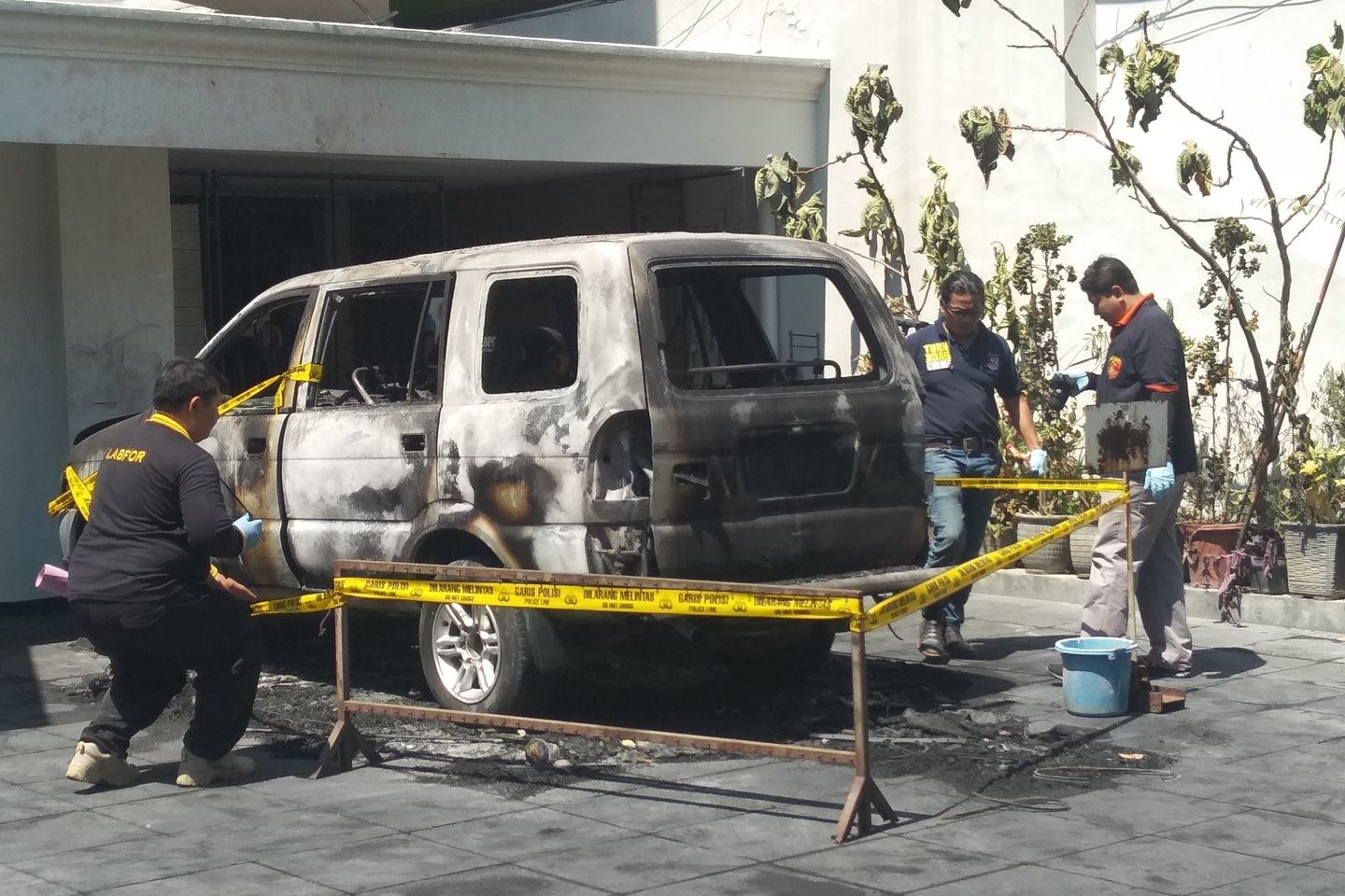 Diduga Korsleting, Mobil Operasional Gereja Hangus Terbakar