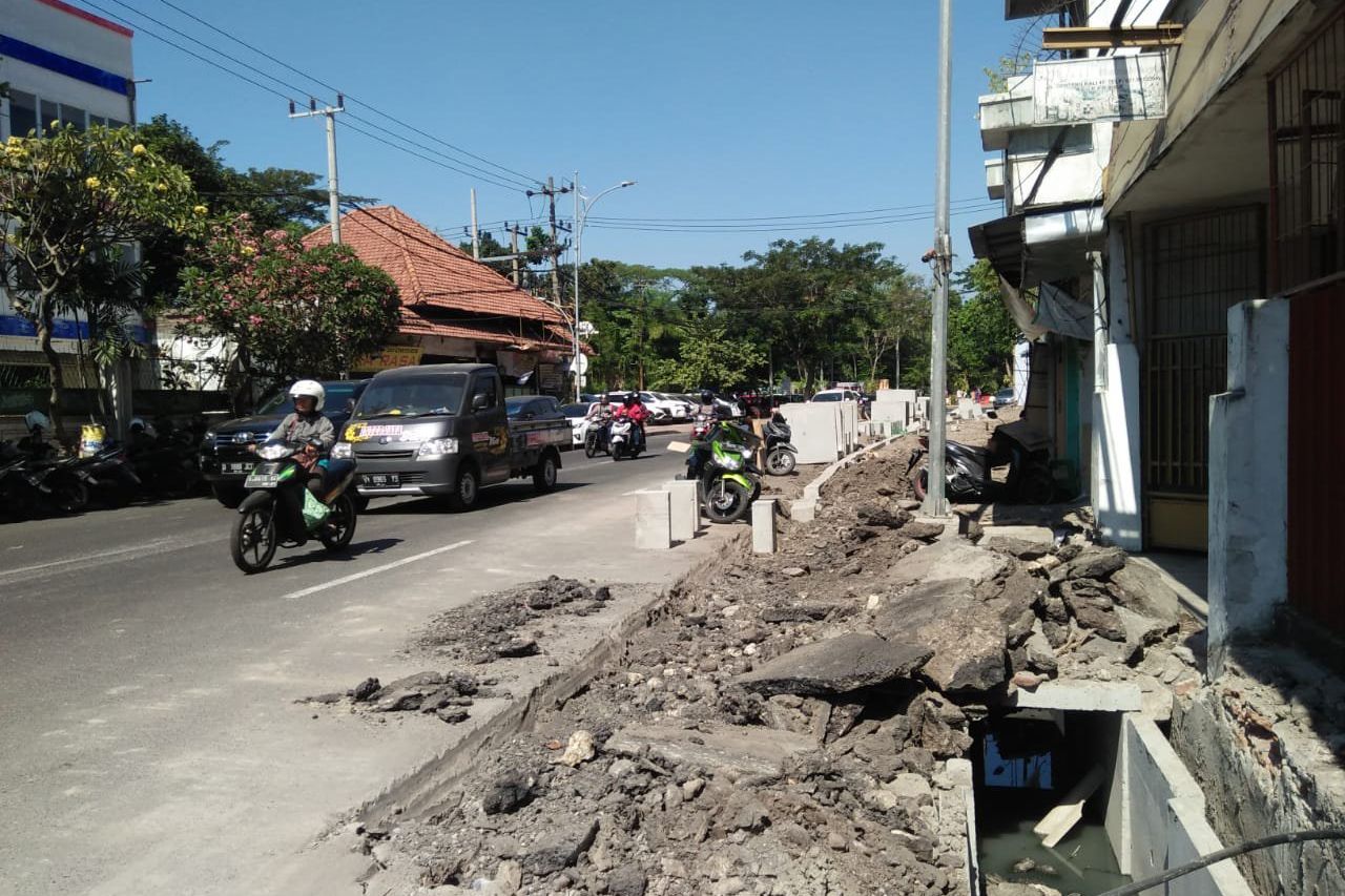 Pengerjaan Box Culvert Sebabkan Aliran Air PDAM Terganggu  