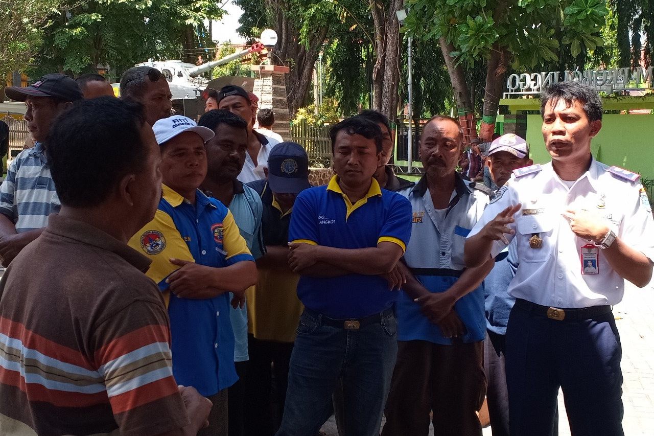 Sopir Probolinggo Tuntut Perwali Atur Sanksi Bagi Ojol