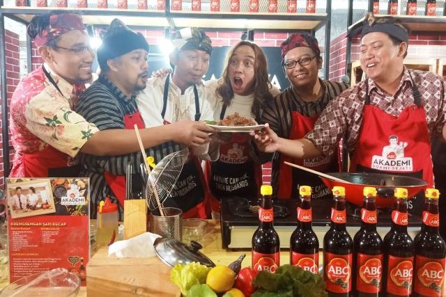 Kecap ABC Bikin Gerakan Akademi Suami Sejati Masak